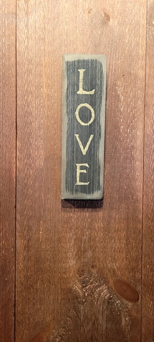 Love (vertical) BLACK